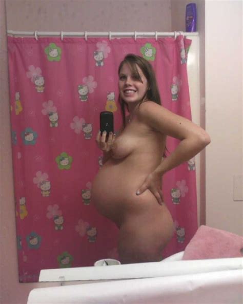 nipples pregnant selfie
