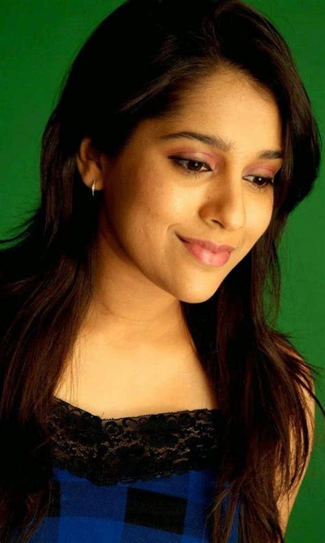 Hot Anchor Rashmi Gautam Exposing Deep Navel Cleavage