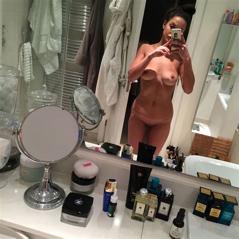 roxie nafousi nude leaked pics scandal planet