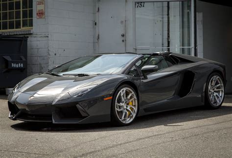 aventador spyder  close  personal