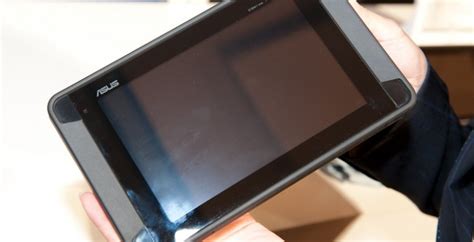 asus tough   rugged honeycomb tablet hits japan slashgear