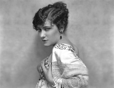 gloria swanson movie stars hollywood silent film