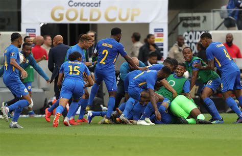curacao national team advances  gold cup  late golazo