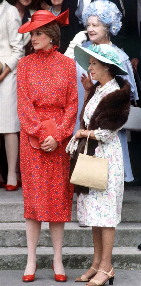 Princess Diana S Best Fashion Looks The Evolution Of