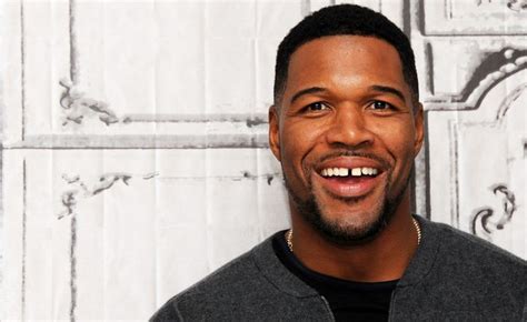 michael strahan reveals he s in a serious relationship huffpost life