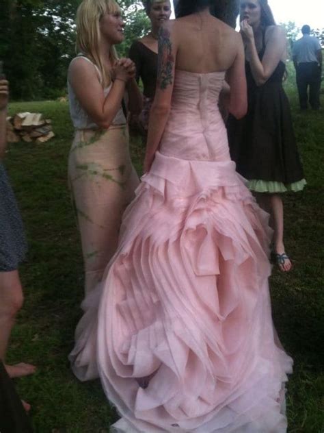 19 of the most bizarre wedding dresses ever worn