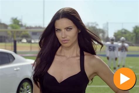 Adriana Lima Dijo ¿fútbol O Football Video Candela