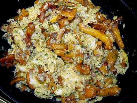 gebratene pfifferlinge mit ei pfifferlingsgeroestel