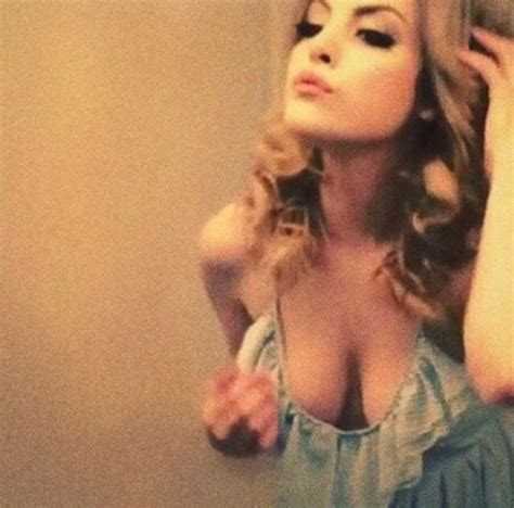 elizabeth gillies fappening naked body parts of celebrities