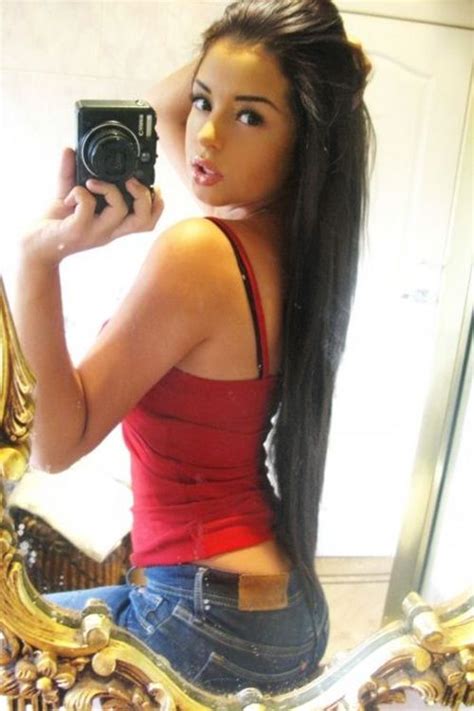 see the 25 hottest selfies of 2014 collegepill