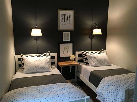 small guest room   twin beds pinteres