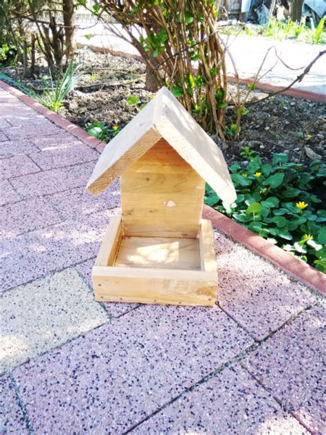 simple bird feeder myoutdoorplans  woodworking