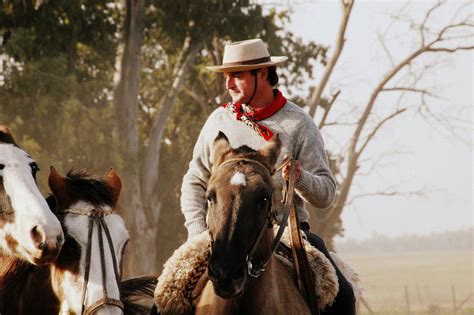 history   gaucho  cowboys  argentina