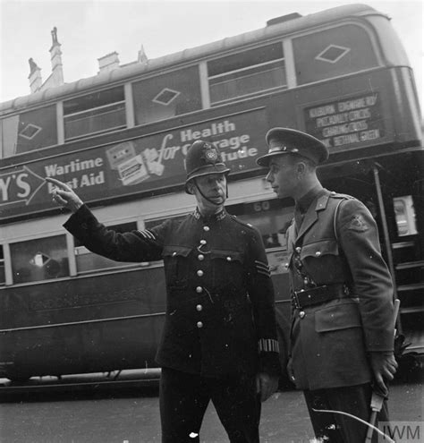 International Piccadilly Overseas Troops In London 1942 Imperial
