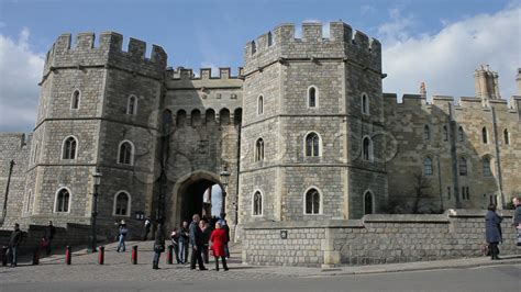 king henry viii gate at windsor castle berkshire england