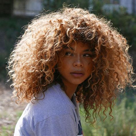 15 Curly Girls You Need To Follow On Instagram In 2020