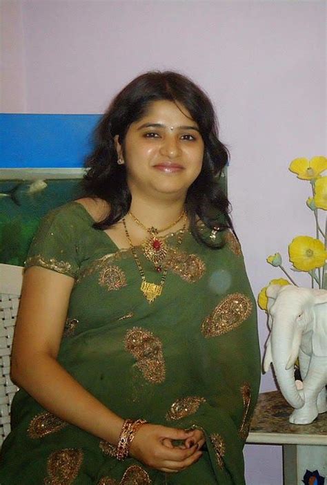 beautiful indian desi housewife and aunties new photos in