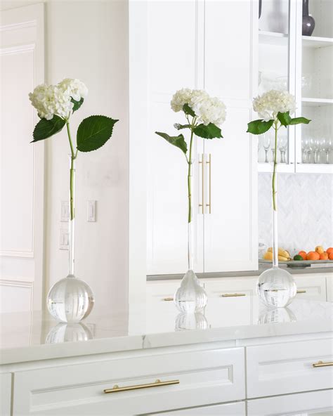 27 Fashionable White Frosted Glass Vase Decorative Vase Ideas