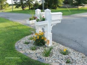Idea here: Ideas for landscaping around mailbox