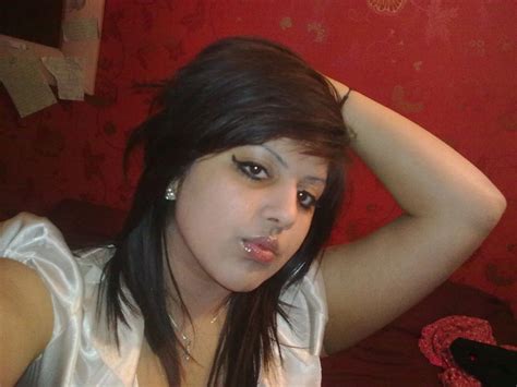 hot indian college girl showing off at indian paradise