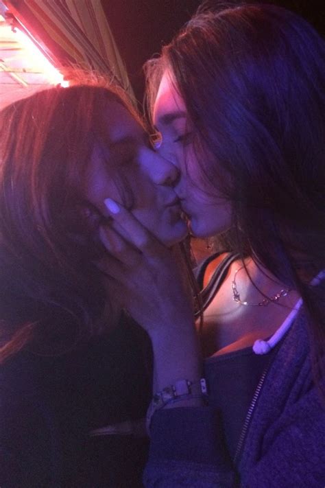 Pin On Kissing Two Girl