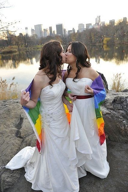 wedding photos that prove two brides are better than one wedding pinterest lesbian wedding