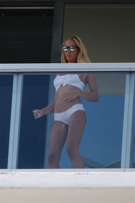 laura cremaschi topless cameltoe on a balcony 01 celebrity