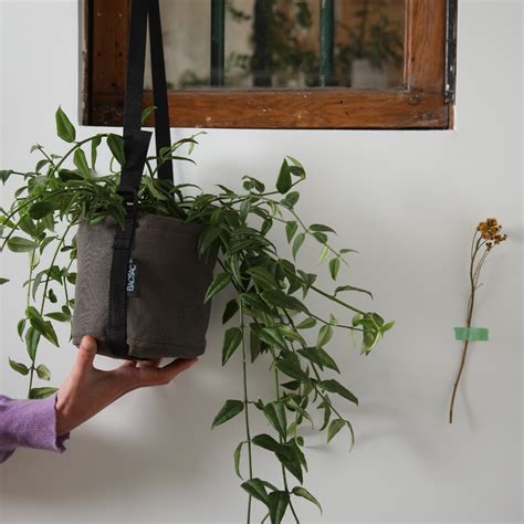 pot  suspendre design pour plantes interieur  exterieur bacsac