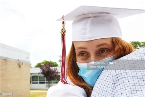 teenage girl    high school graduation   wearing