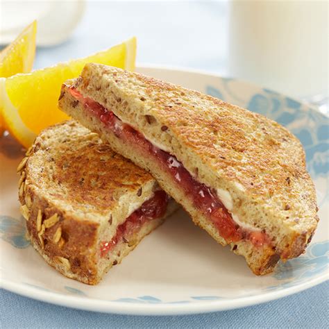 Jam And Cream Cheese French Toasted Sandwiches Smucker S®