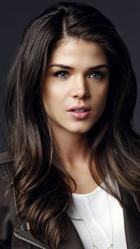 Pin By Nikki Nichols On The 100 Marie Avgeropoulos Brunette Beauty