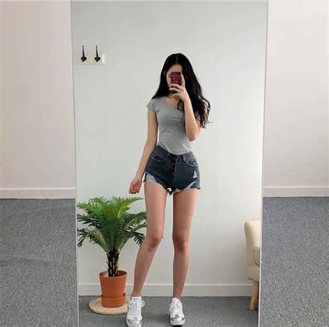 pin by 𝕸𝖊𝖉𝖚𝖘𝖆 ？ on ♡ ཻུ۪۪ ĸorean ѕтyle ࿐ skinny girl body korean