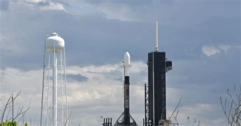spacex plans  attempt   starlink launch breitbart