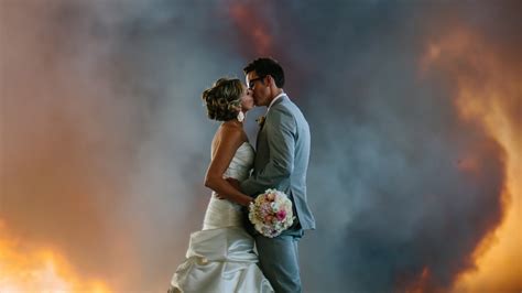 oregon couple married in a wildfire — amazing wedding