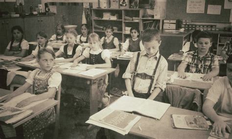 schule frueher  klasse