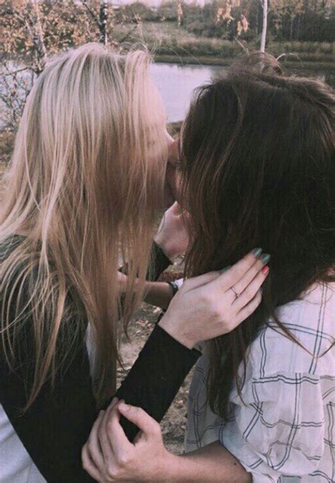 pin by aaron tanner on couples cute lesbian couples lesbians kissing