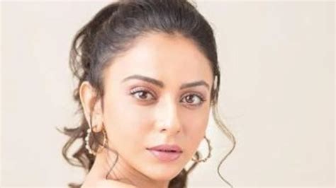 rakul preet singh slams report that she has no work in telugu films