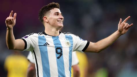 wondergoal  alvarez man city star  argentina  goal lead  croatia