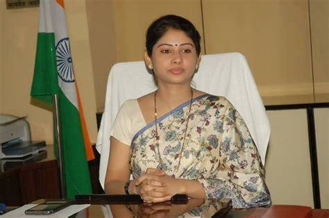 smita sabharwal ias  lady ias appointed  chief minister office