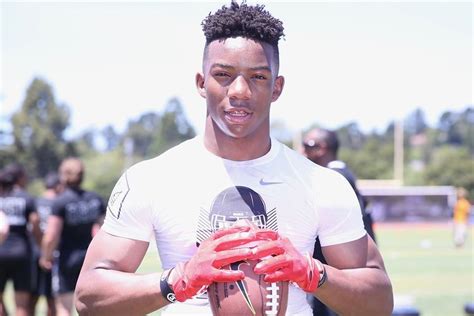 star rb bijan robinson reportedly schedules texas official visit