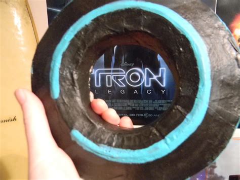 identity disc prop tron legacy  steps instructables