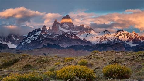 argentina chile mount fitz roy mountains clouds dusk wallpaper