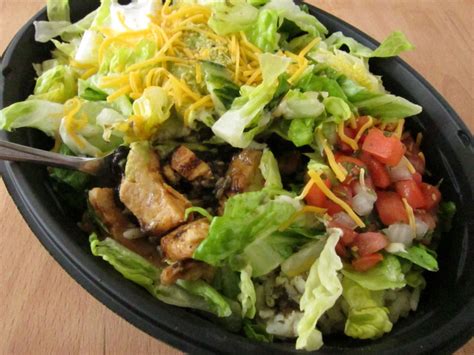 review taco bell chicken cantina power bowl