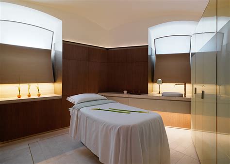eden spa rome   spa treatment room warm interior