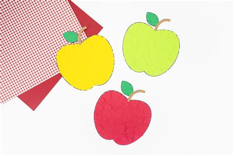 printable apple outline  crafts apple outline apple template