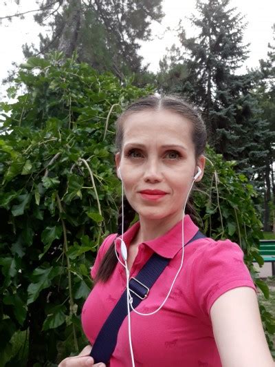angela from chisinau moldova seeking for man rose brides