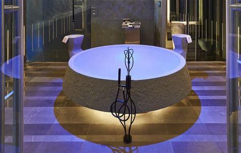 alberto apostoli designed incredibly futuristic spa suite  paris