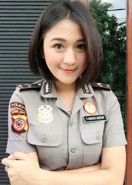 Polwan Indonesia Cantik Terbaru 2017 Kecantikan Gaya Rambut