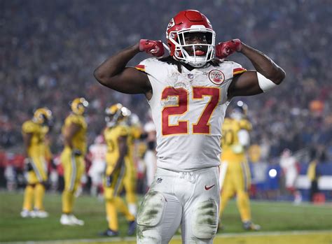 Kareem Hunt Video Surfaces Of Nfl Star’s Fight In A