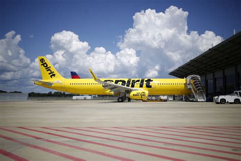 spirit air sees  rebound  push  add fees  products bloomberg